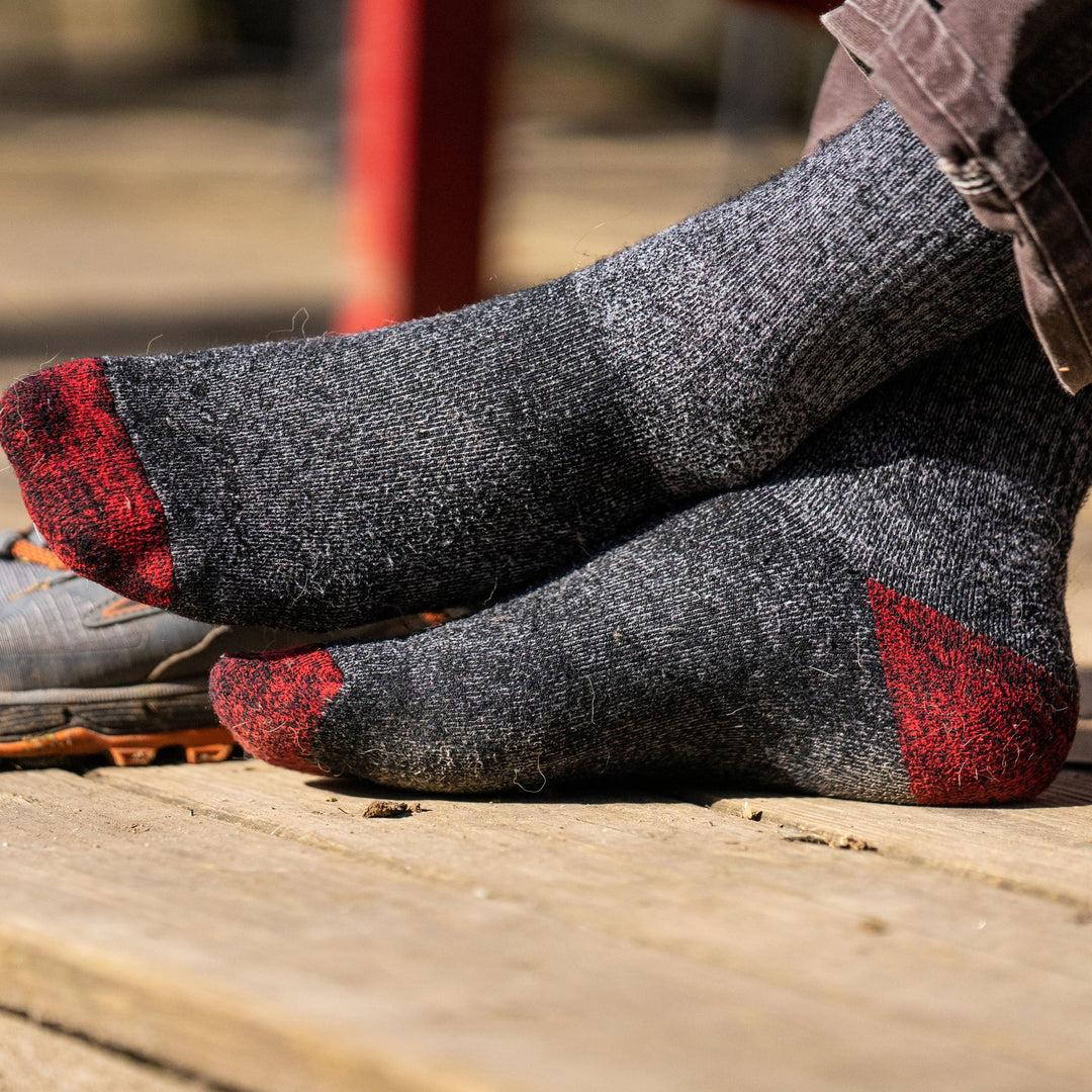 Darn Tough Men's Merino Wool Mountaineering Over-the-Calf Sock Heavyweight with Full Cushion