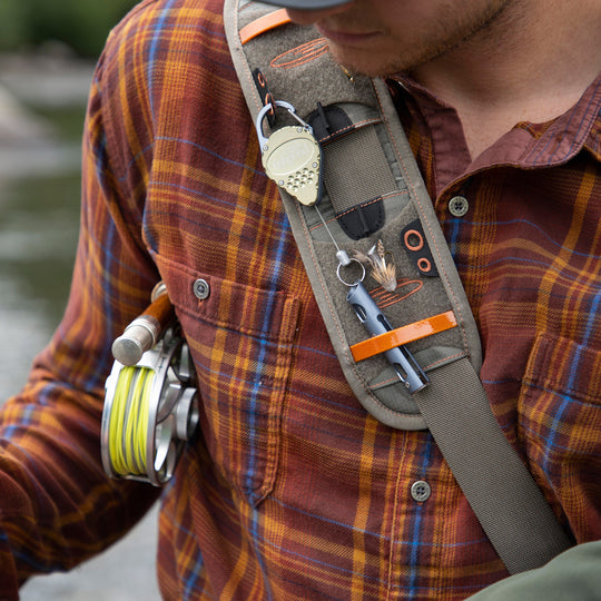 Fishpond Arrowhead Retractor Moss Image 04