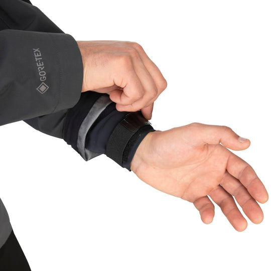 Simms Men's Guide Classic Jacket Carbon Image 19