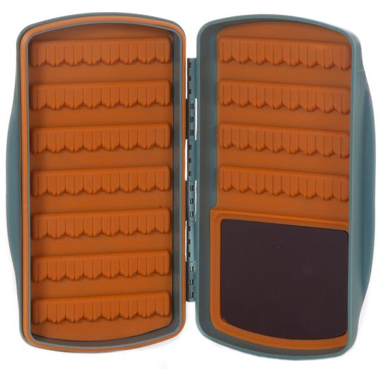 Fishpond Tacky Pescador Fly Box MagPad Smoke Grey Image 02