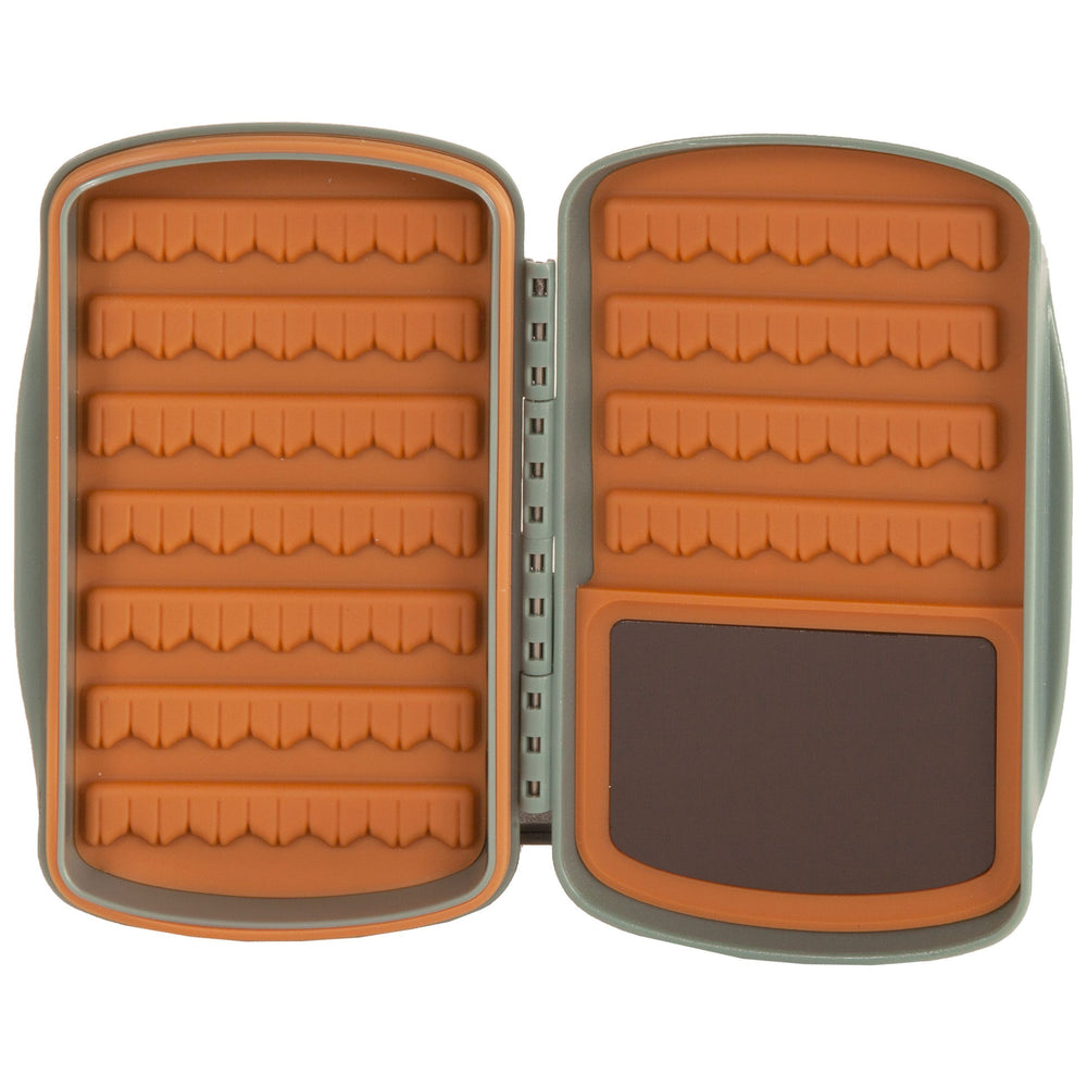 Fishpond Tacky Pescador Fly Box MagPad Small Smoke Grey Image 02