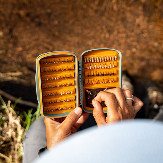 Fishpond Tacky Pescador Fly Box MagPad Small Smoke Grey Image 10